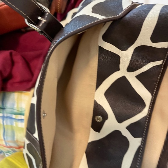 Gorgeous faux cream and brown purse - Picture 4 of 4